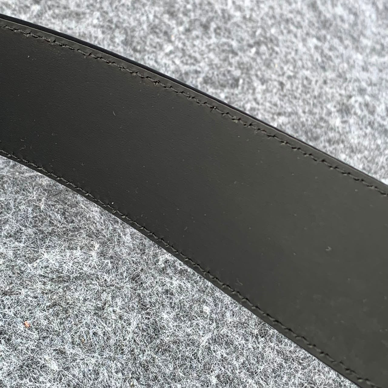 LV Initiales 40mm Reversible Belt ‘Light Grey’